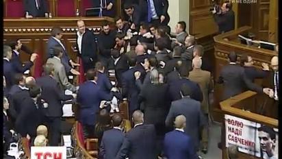 В ВР из-за отчета Яценюка подрались депутаты