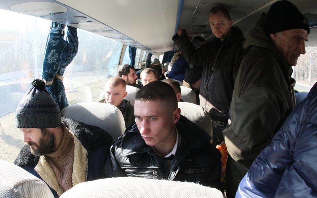 Звільнені українські військові їдуть додому. / © facebook.com/EvgeniyGorinov