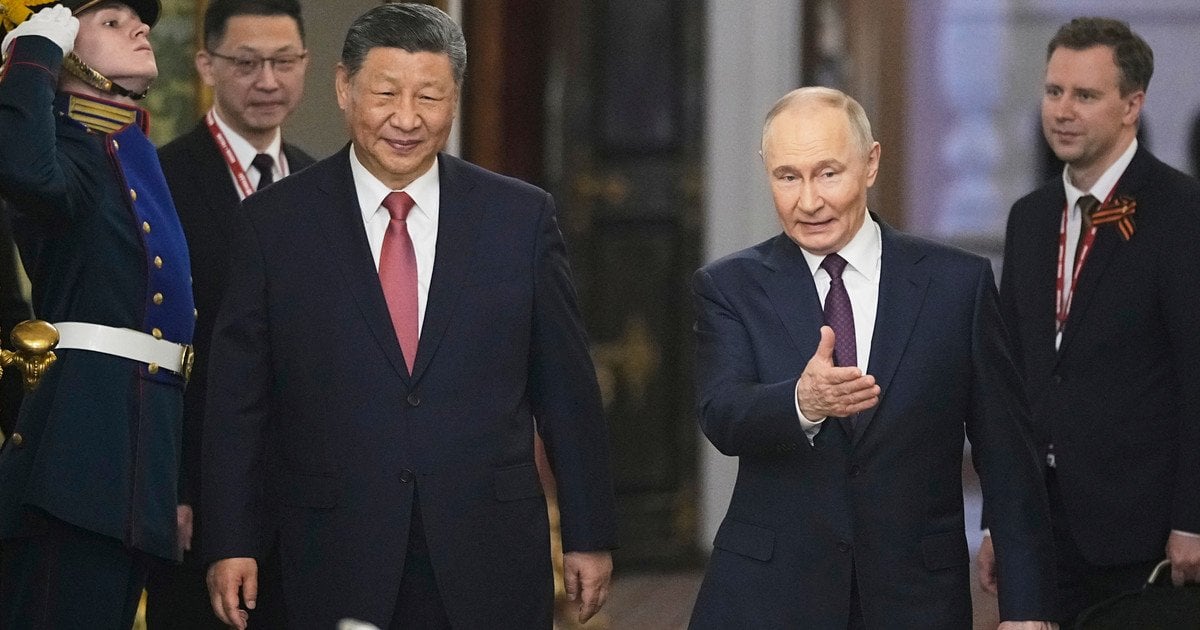 Сі Цзіньпін і Володимир Путін Сі Цзіньпін і Володимир Путін