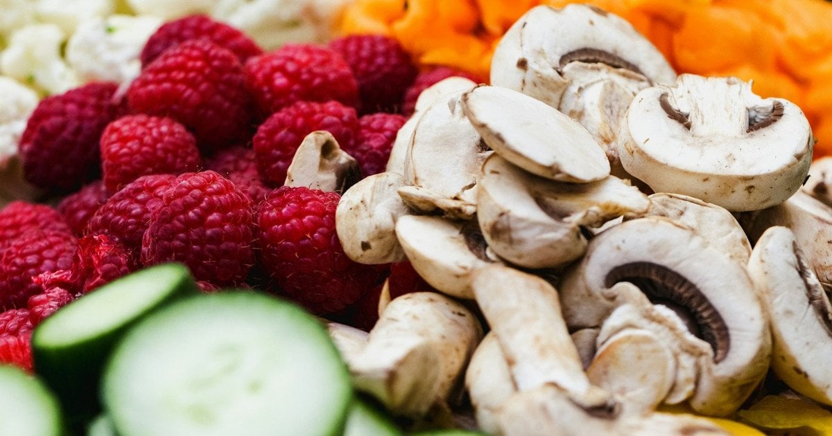 Фрукти та овочі взимку: які уникати