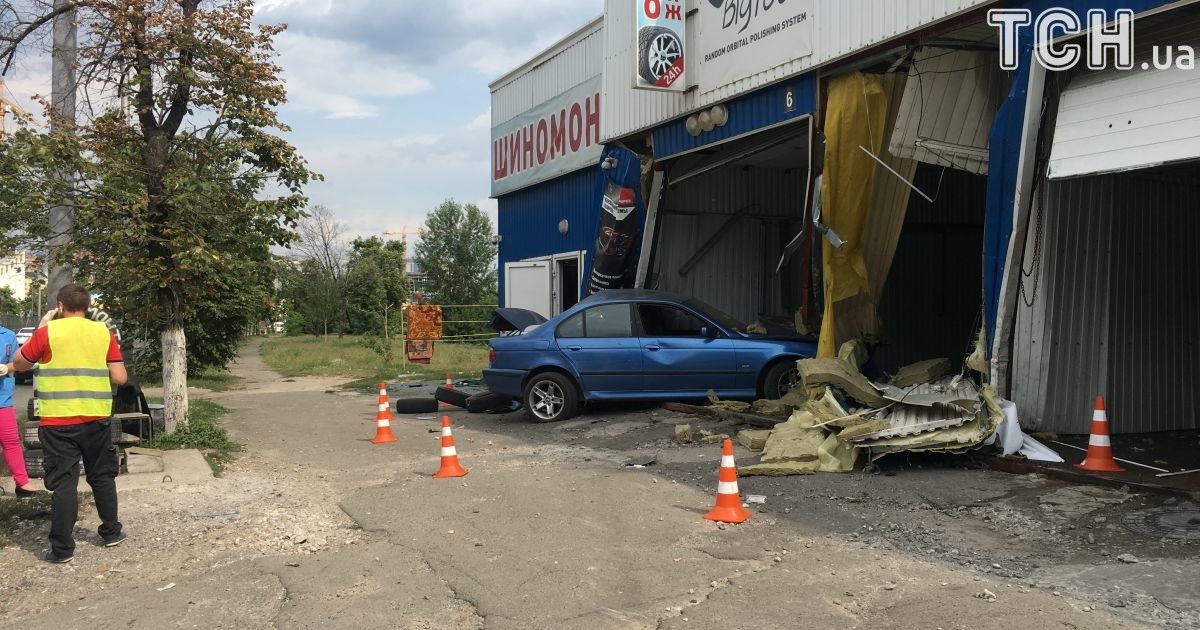 ДТП на Борщагівській_5 / © Фото Валерии Ковалинской/ТСН