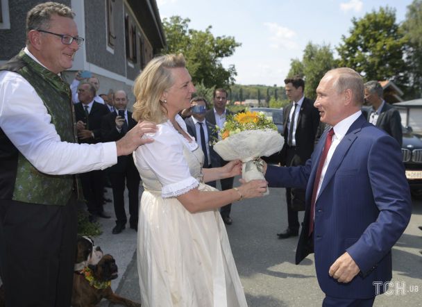 Карин Кнайсль и Путин / © Associated Press