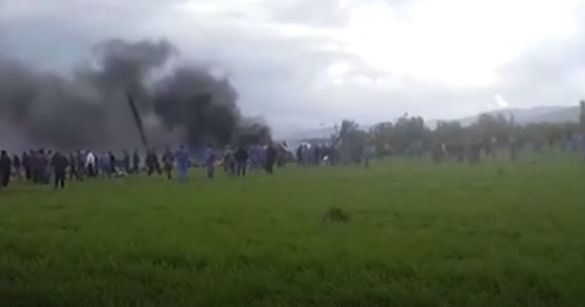 В Алжире разбился самолет, на борту которого было 200 военных