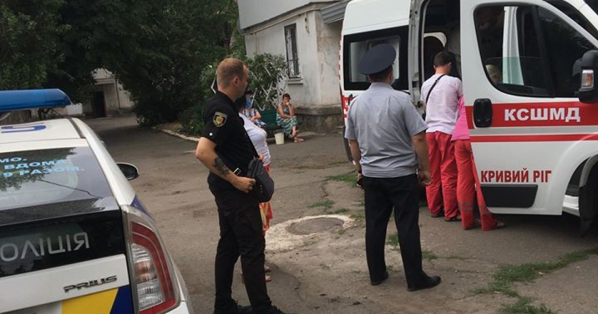 Служба по делам детей вызвала скорую