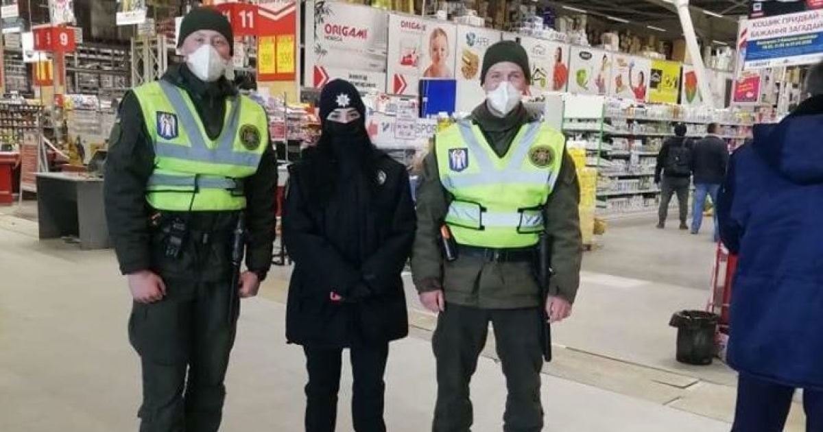 Полиция Киевской области дважды оштрафовала предпринимателей, которые не закрыли свои гипермаркеты на карантин