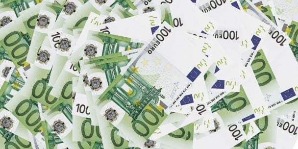 Курс валют на выходные, 31 мая и 1 июня: сколько стоят доллар, евро и злотый