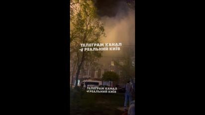 У центрі Києва виникла пожежа в популярному закладі