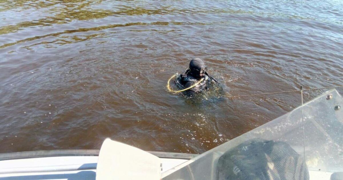У Києві рятувальники розшукують дитину, яка пірнула у води Дніпра та зникла