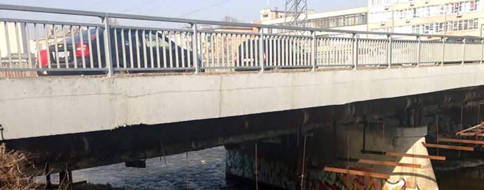 В Харькове под мостом нашли тело человека в мешке