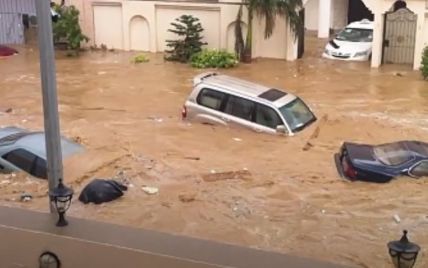 Друге за величиною місто в Саудівській Аравії затопило, авта пливуть вулицями: апокаліптичне відео