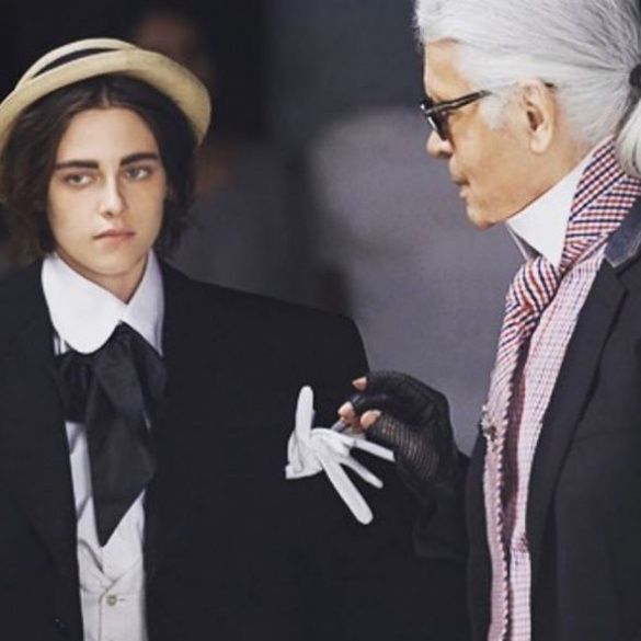 Kristen Styuart Aktrisa Rol Koko Shanel Semki Mini Film Karl Lagerfeld Shou Biznes Tsn Ua