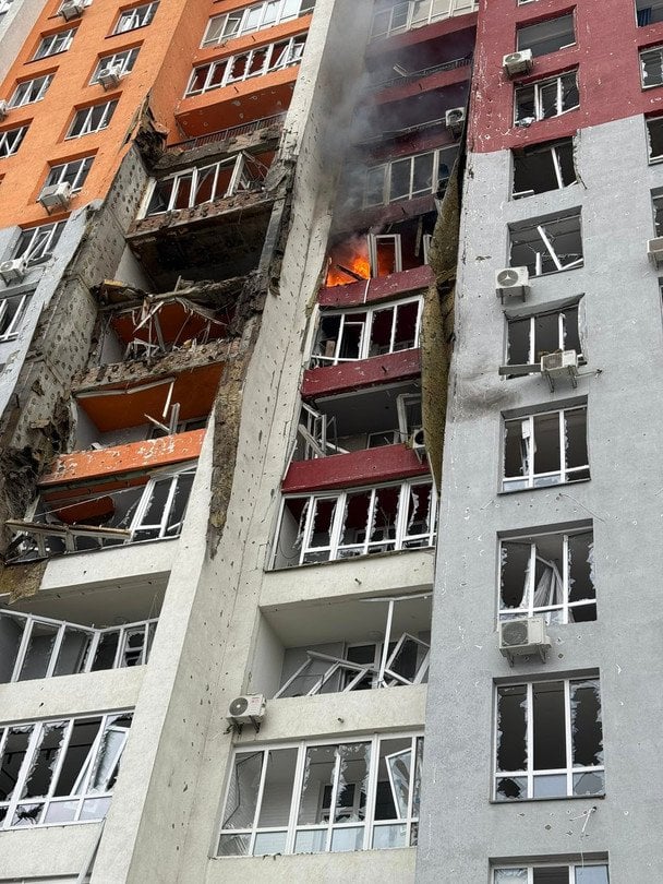 Пошкоджений будинок, де мешкає Олег Симороз / © Олег Симороз