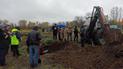 На Харківщині знайшли нове масове поховання воїнів ЗСУ: окупанти з вантажівок скидали тіла до ями