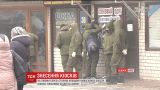Дракой закончилась попытка неизвестных в камуфляже снести киоски в Харьковском массиве Киева