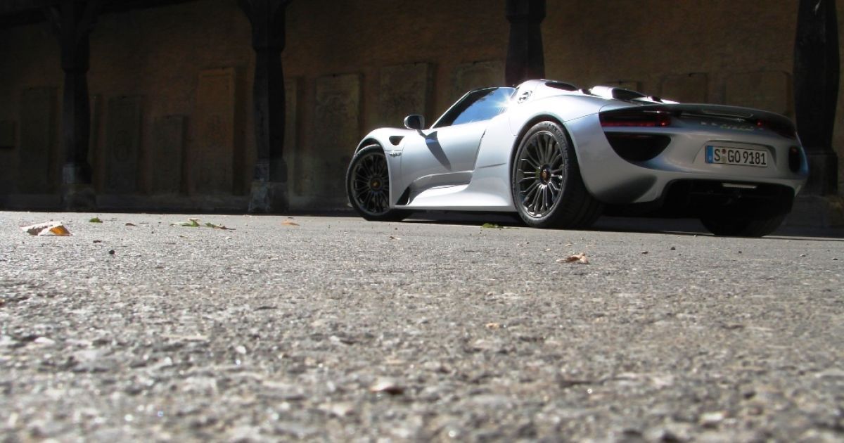 Porsche E-Hybrid: Штутгартские парадоксы