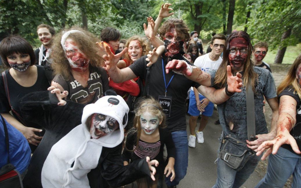 Учасники столичного параду зомбі / © УНІАН