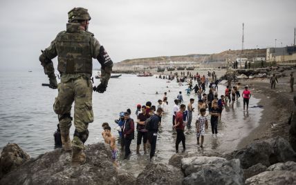 Іспанці стягують війська до кордонів з Марокко через мігрантів: за добу до країни потрапили 6 тисяч нелегалів