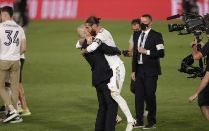 "Дякуємо, легендо": Лунін та інші футболісти "Реала" зворушливо попрощалися з Зіданом