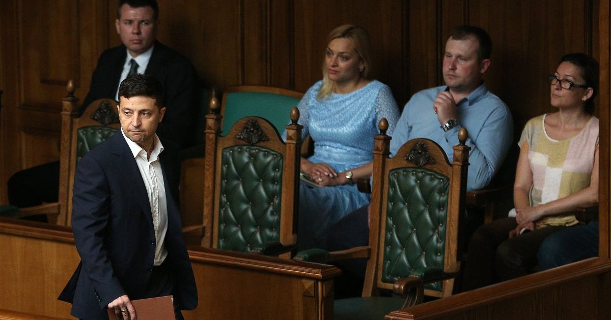 КСУ признал законным роспуск Рады Зеленским - СМИ