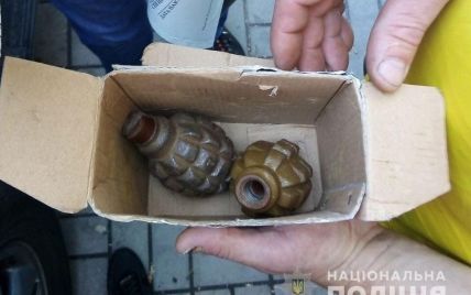 У Дніпрі жінка торгувала у переході гранатами, а вдома в неї знайшли гранатомет