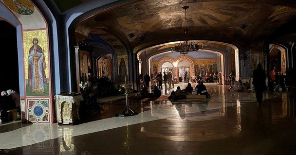 В Луцке во время обстрела людей с домашними животными не пускали в укрытие храма: реакция священника