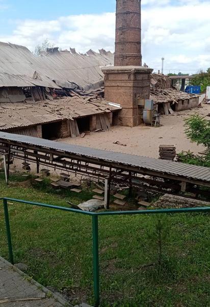 Уламки збитої ракети впали на цегельню, фото / Максим Козицький