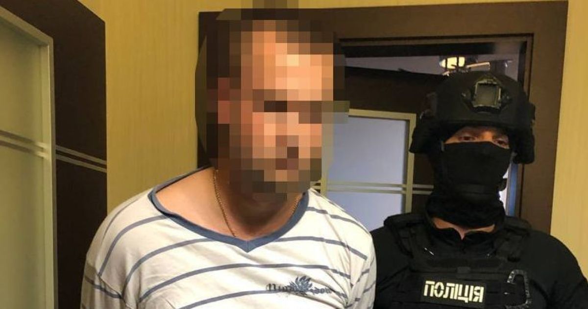 У Києві поліцейські викрали чоловіка і вимагали в нього 10 тисяч доларів