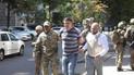 Появилось видео, как выводили мужчину со взрывчаткой из здания Кабмина
