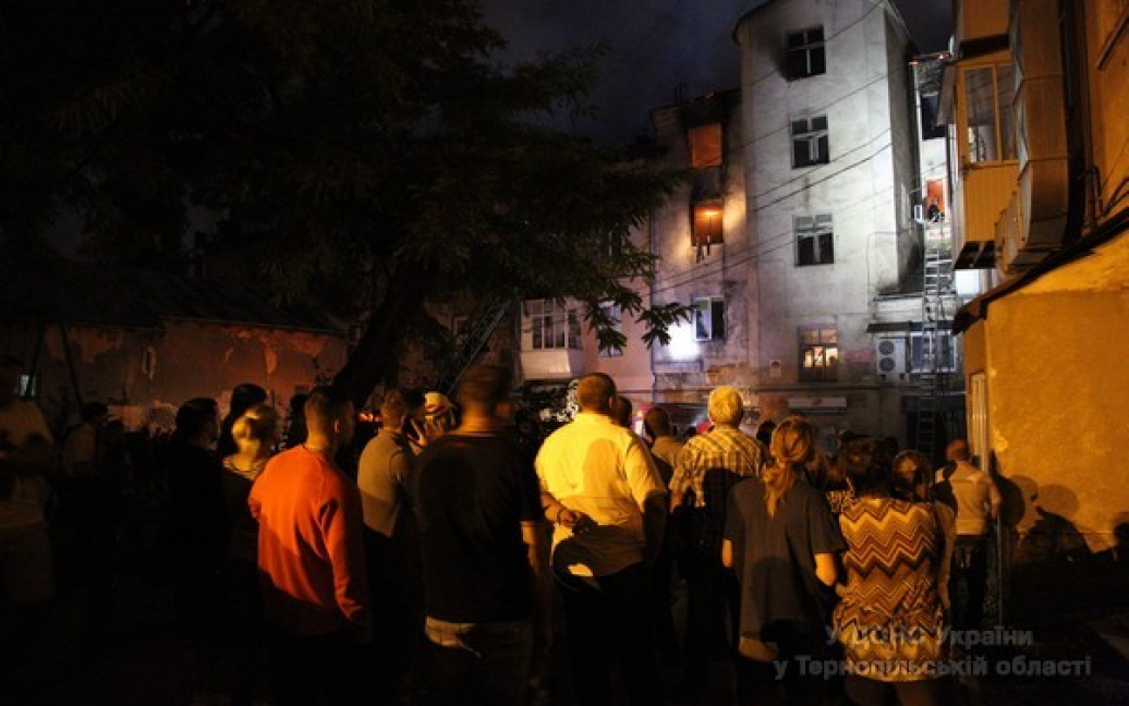 Огонь уничтожил два этажа / © ГСЧС в Тернопольской области