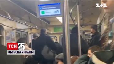 Новини Києва: що відбувається у метро, який настрій у людей
