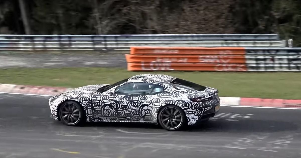 Aston Martin Vantage нового поколения выехал на Нюрбургринг