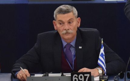 Греческого депутата выставили с заседания Европарламента из-за сравнения турок с собаками