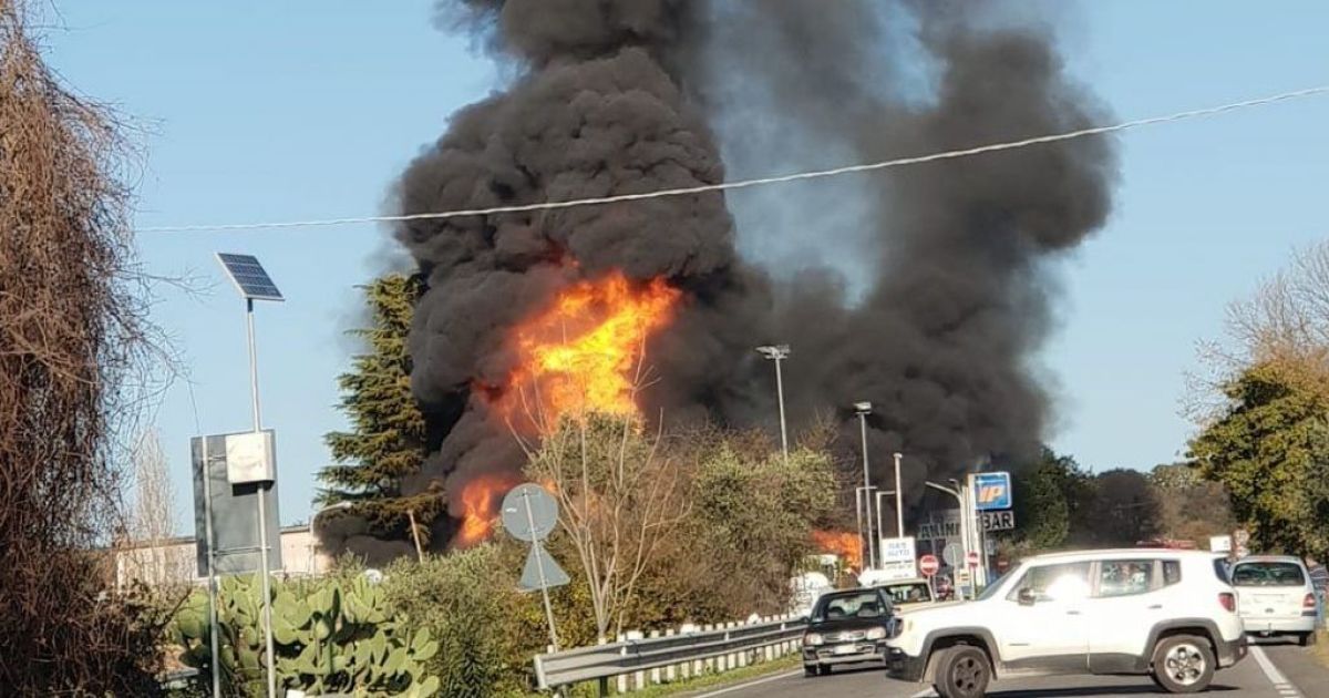В Італії прогриміли вибухи на АЗС: є загиблі