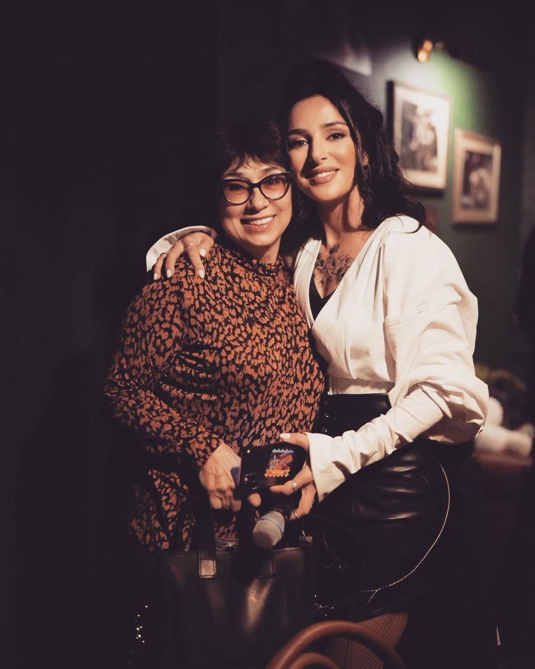 Звезды поздравляют с Днем матери / © 