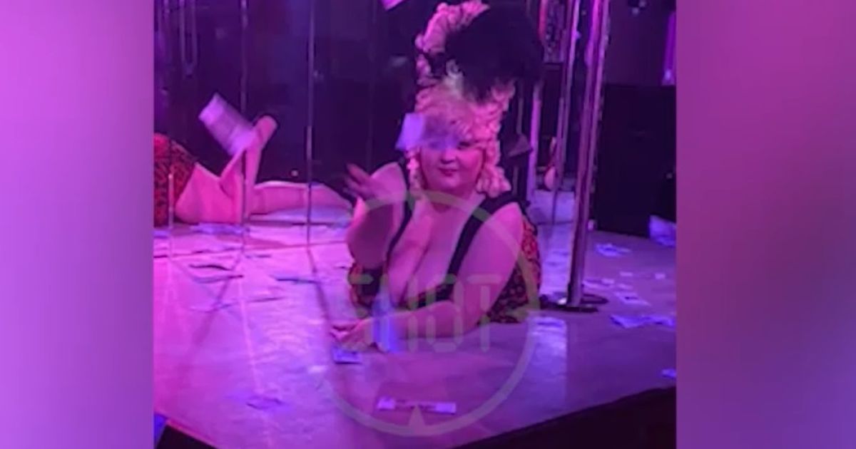 У Росії з благодійною метою провели стриптиз-конкурс серед моделей вагою понад 150 кг: відео