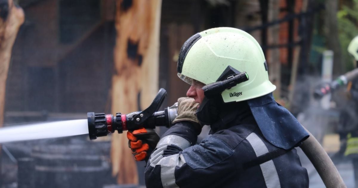 В Харкові окупанти обстріляли центральну частину міста: горіли дитячі атракціони