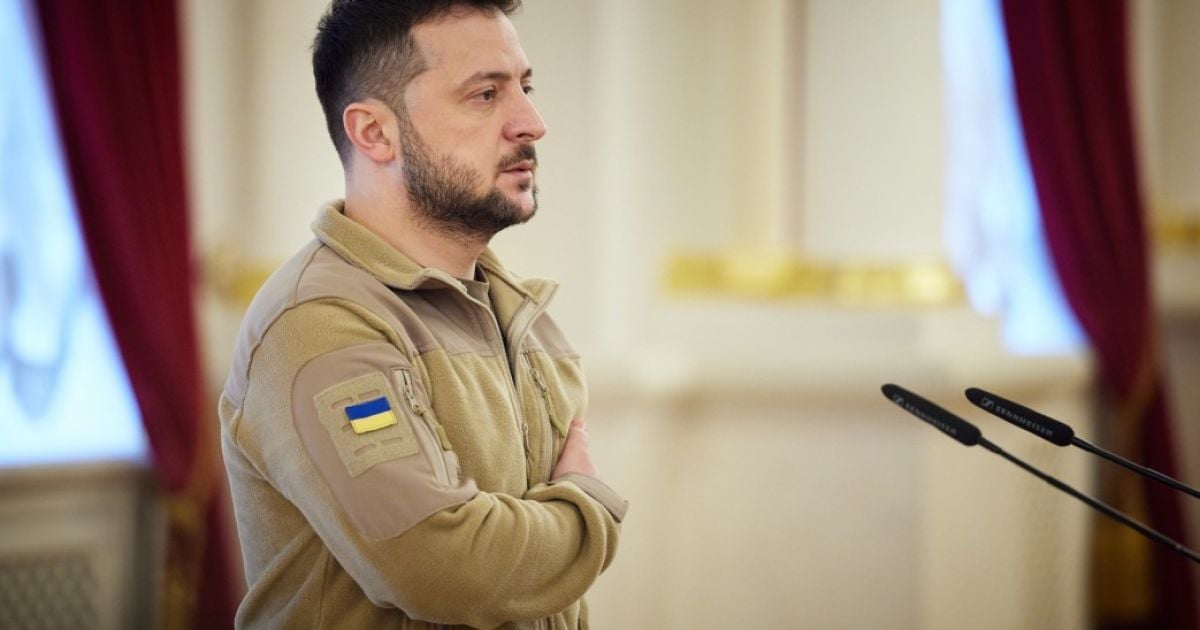 Зеленський вручив державні нагороди військовослужбовцям та родинам загиблих Героїв України