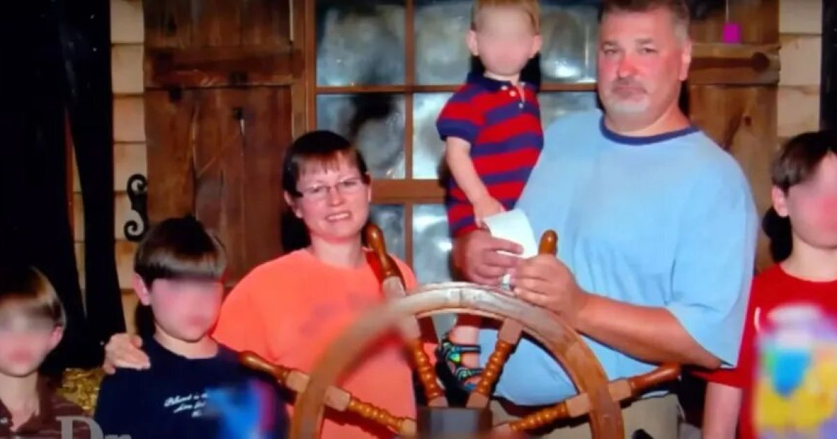 Сара и Кот с детьми