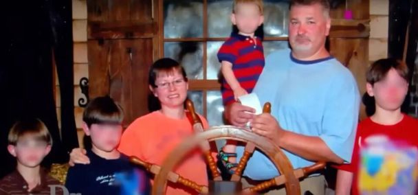 Сара и Кот с детьми / © скриншот с видео