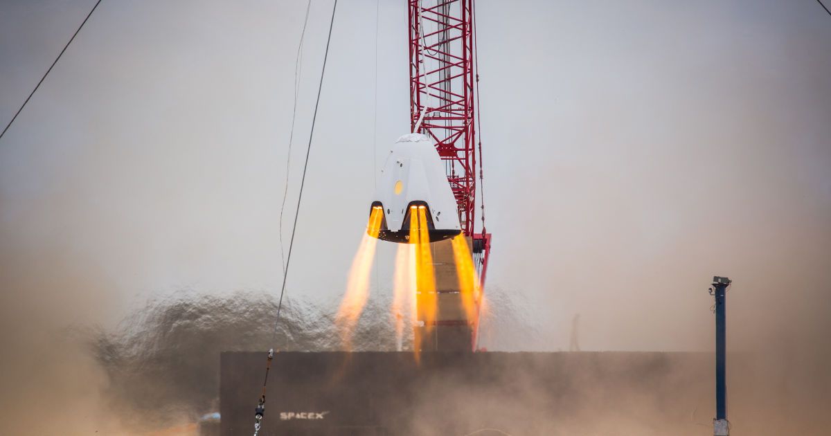 SpaceX испытала систему мягкой посадки