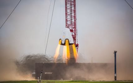 SpaceX испытала систему мягкой посадки своего космического корабля