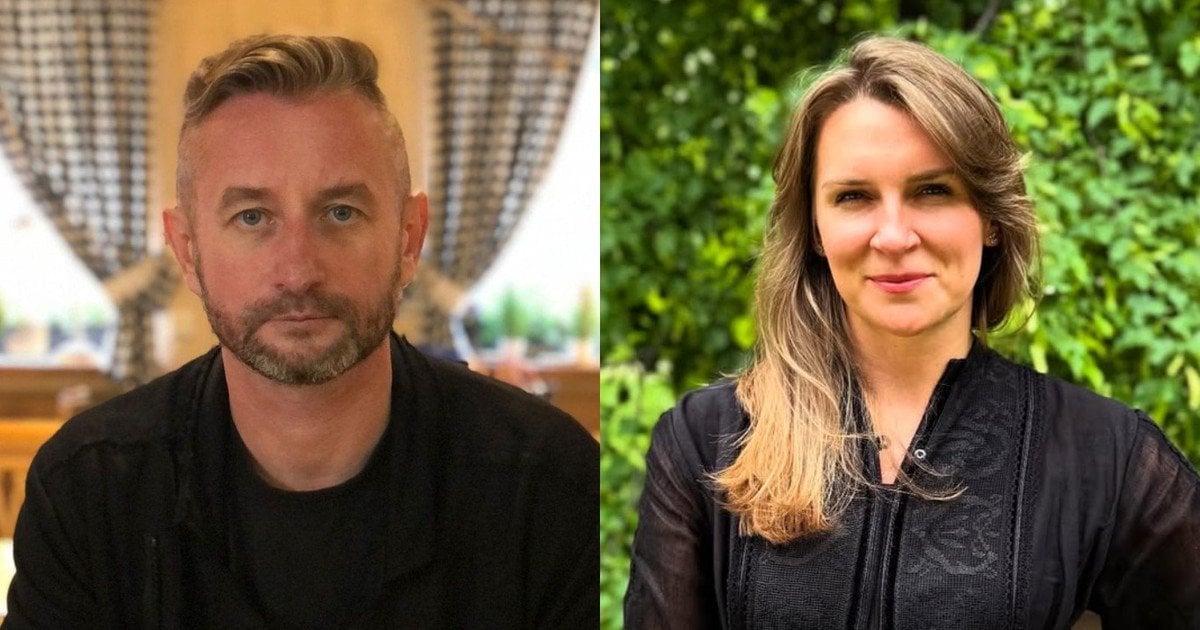 Әдемі қыздар колготкиде мастурбация жасайды