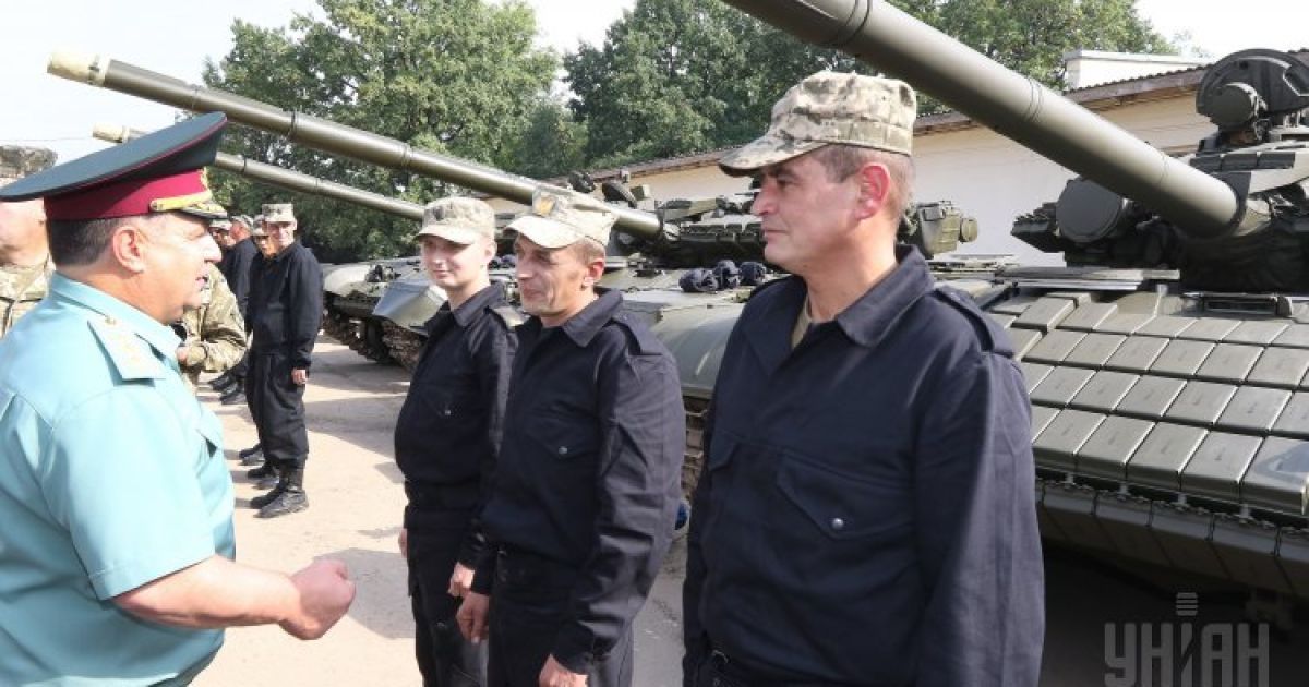 Полторак посетил Львовский бронетанковый завод / © УНИАН