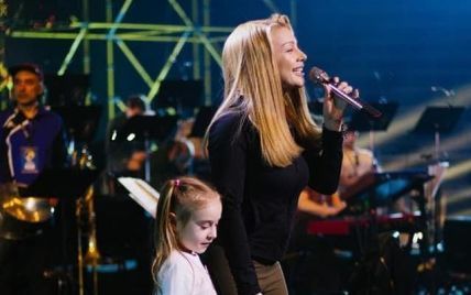 Тіна Кароль заспівала разом з 7-річною Амелією, яка розчулила світ співом у бомбосховищі