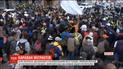В Тихуане сотни мигрантов прошли маршем к американской границе, требуя быстрее предоставить им приют