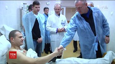 Поліцейського, який втратив ногу під час затримання квартирних крадіїв у Дніпрі, залишать служити у поліції