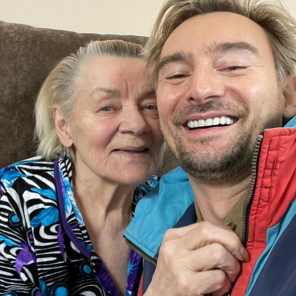 Алан Бадоєв з мамою / © instagram.com/alanbadoev