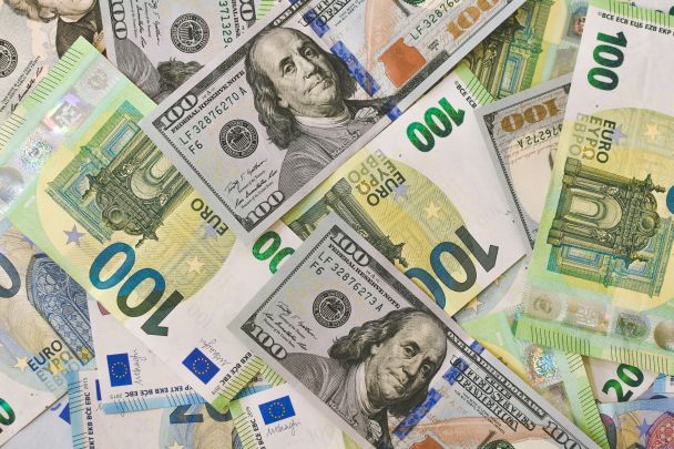 Курс валют на 14 мая: сколько стоят доллар, евро и злотый