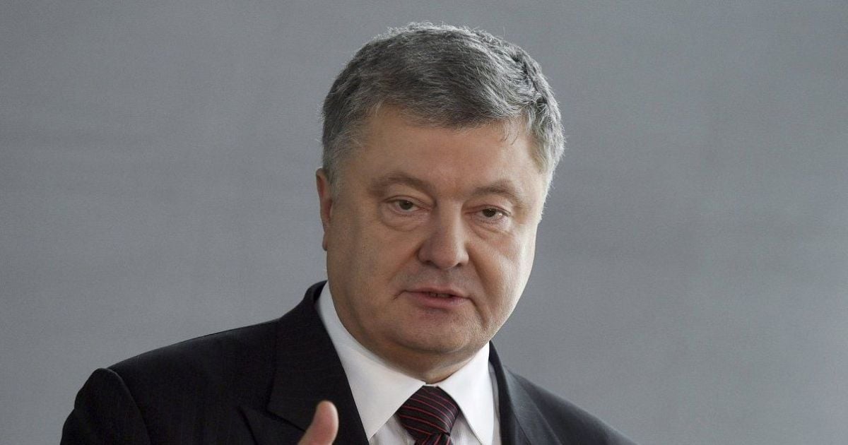 "Мощный и триединый трансатлантический удар". Порошенко прокомментировал введение новых санкций против РФ