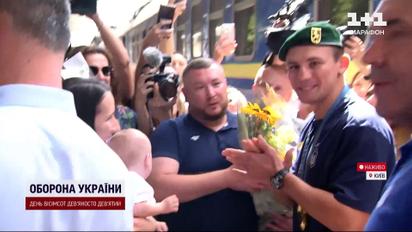 Олимпийский чемпион Хижняк с медалью уже дома!